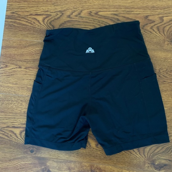 Eastern Mountain Sports 5in Bike Shorts Women’s - Picture 3 of 5